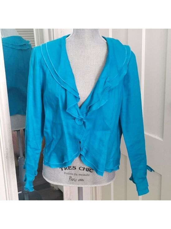Laura Petites Jackets & Blazers - Laura Petites 100 % linen blazer. Ruffles neckline Size 12. EUC
